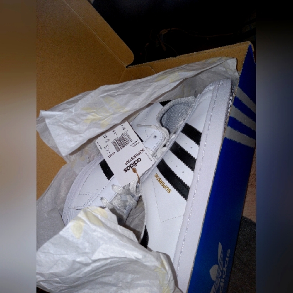Adidas Superstar size 6 men